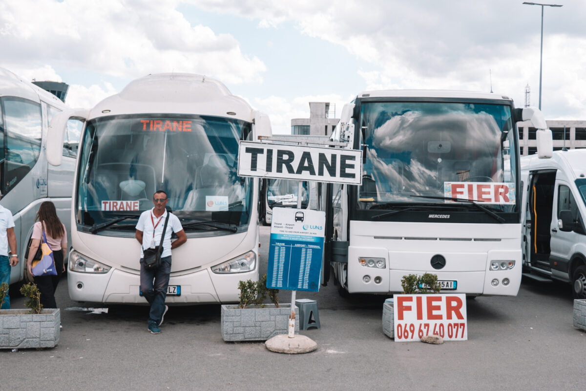 bus tirana airport naar centrum 